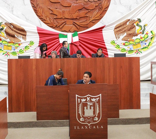 Dan lectura a iniciativa de Ley de Primer Empleo